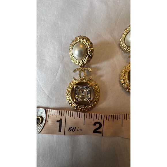 Chanel Modern Pearl and Rhinestone Pendant Statement Pierced Earrings CGHW - Picture 8 of 8